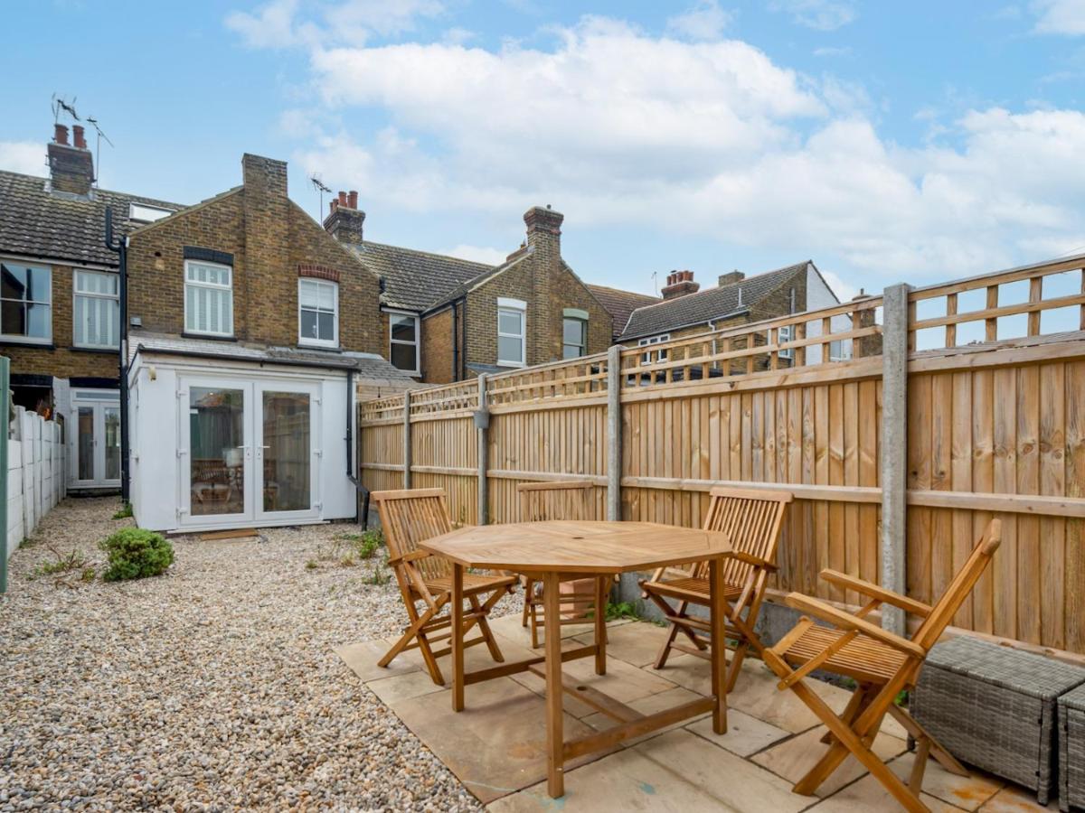 Pass The Keys 3 Bed Scandi Heaven Minutes From The Beach Whitstable Buitenkant foto