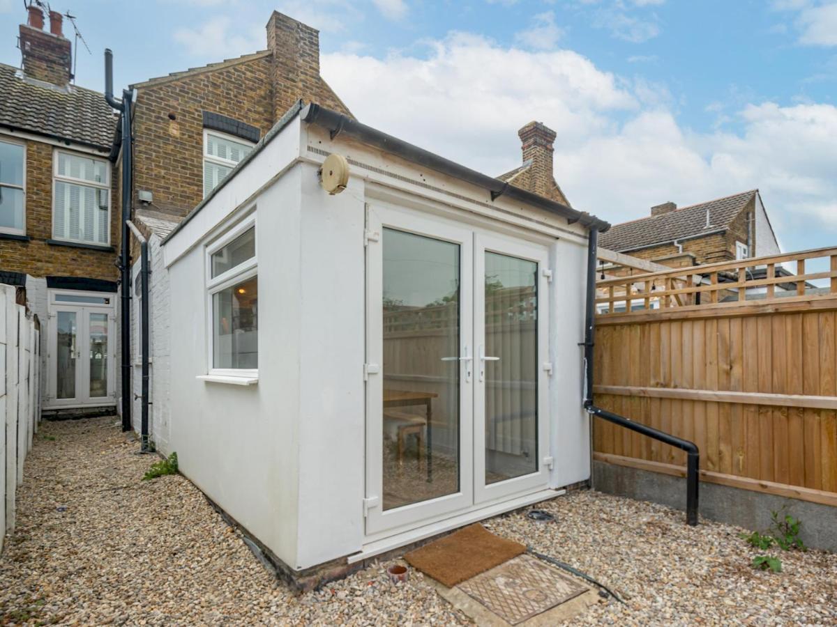 Pass The Keys 3 Bed Scandi Heaven Minutes From The Beach Whitstable Buitenkant foto